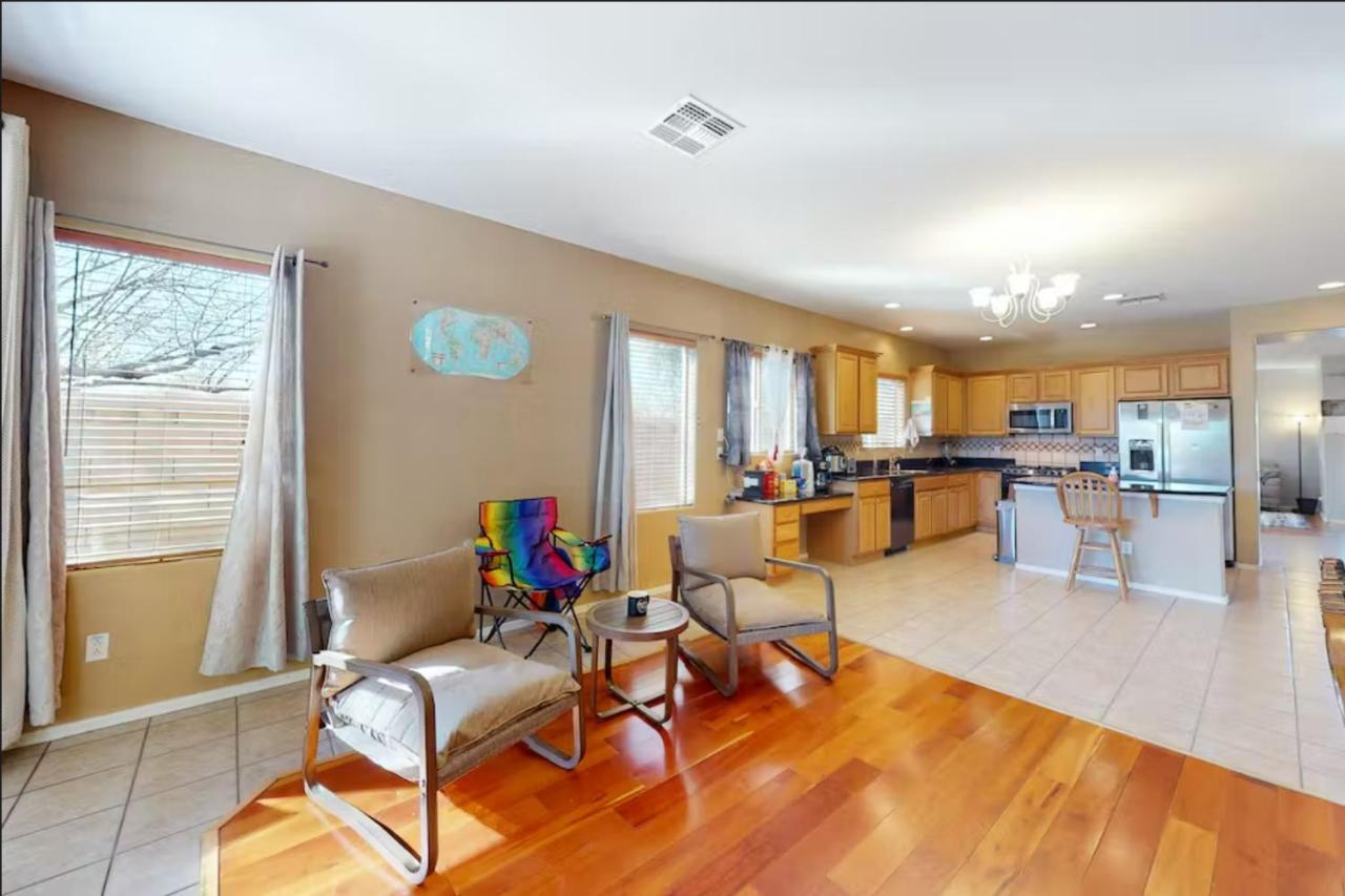 New! Stunning Peaceful Peoria Home - Very Close To Sports Complex Buitenkant foto